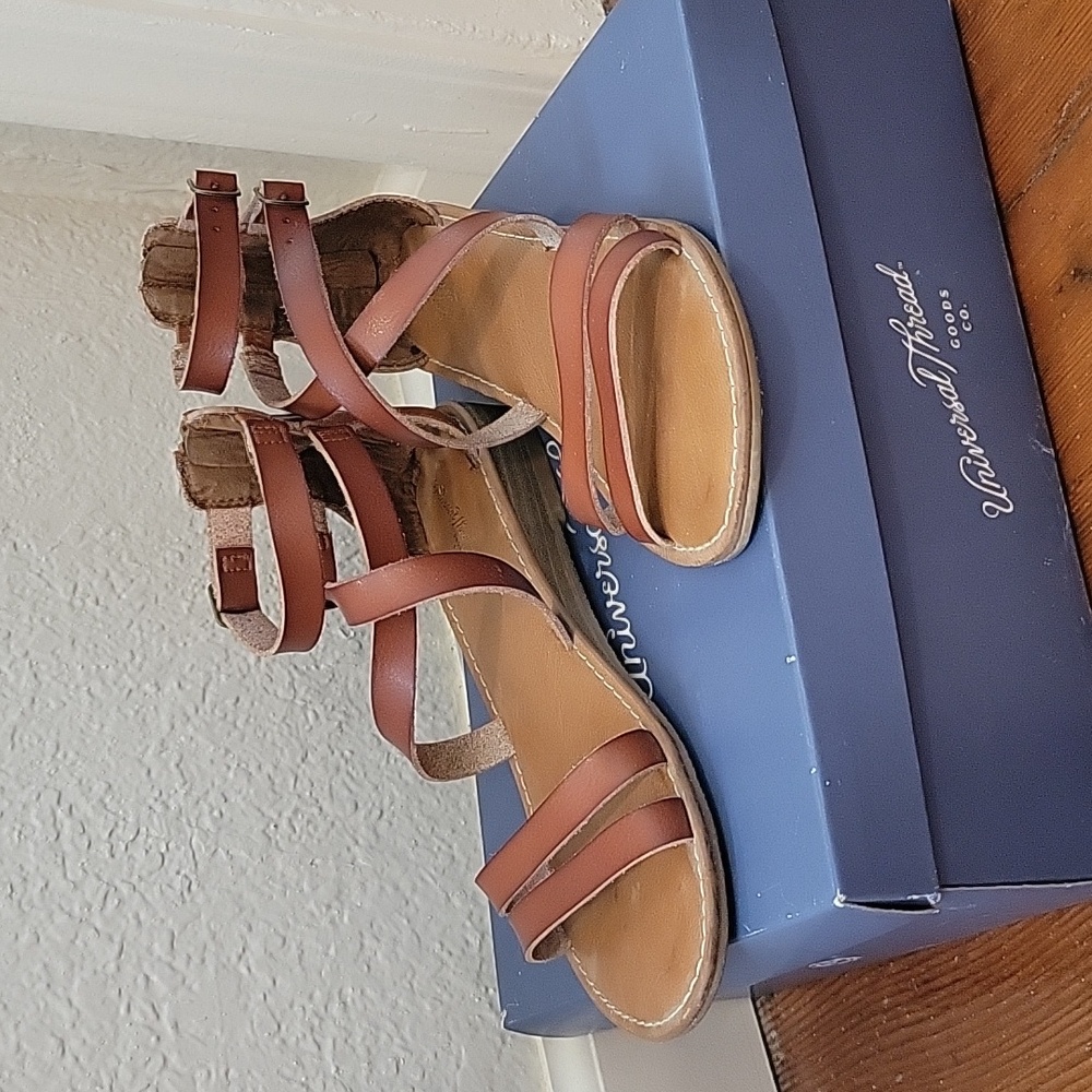 Cute scrappy sandals l